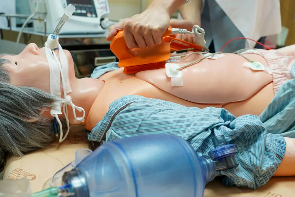 高級心臟救命術 Advanced Cardiac Life Support VR 情境 VR虛擬實境教材 XR教材應用